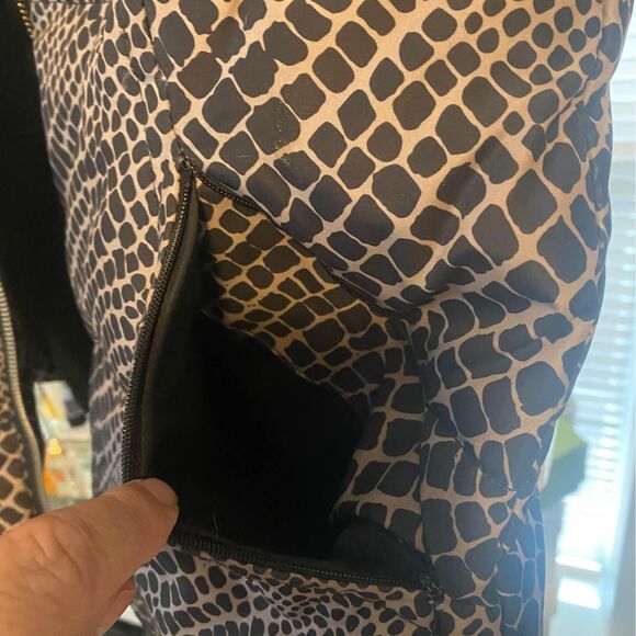 Women’s Via Spiga Down Filled Puffer Jacket 
Size Small - Picture 8 of 10